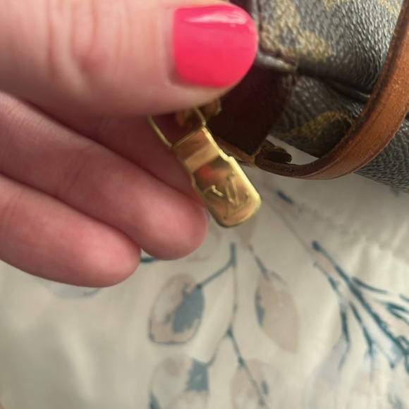 COPY - Authentic Vintage Louis Vuitton! - Picture 5 of 12